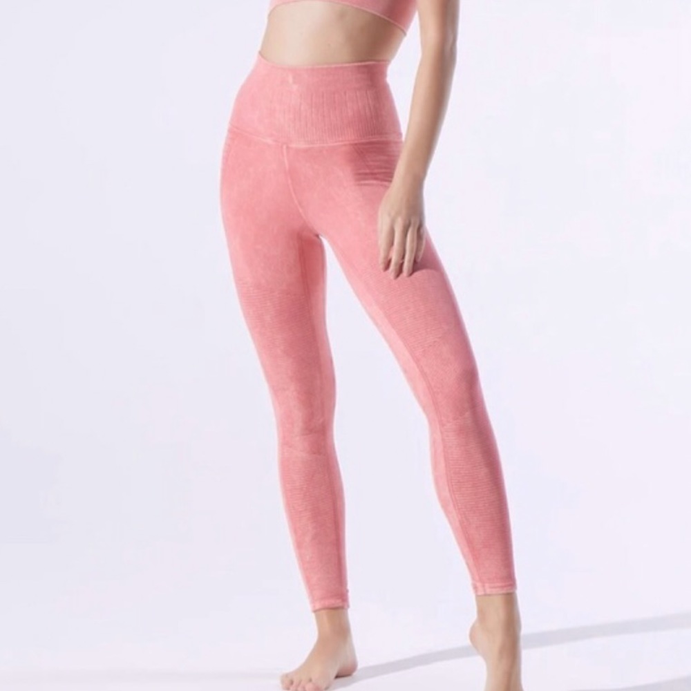 NEW Avocado leggings soft pink size S\M